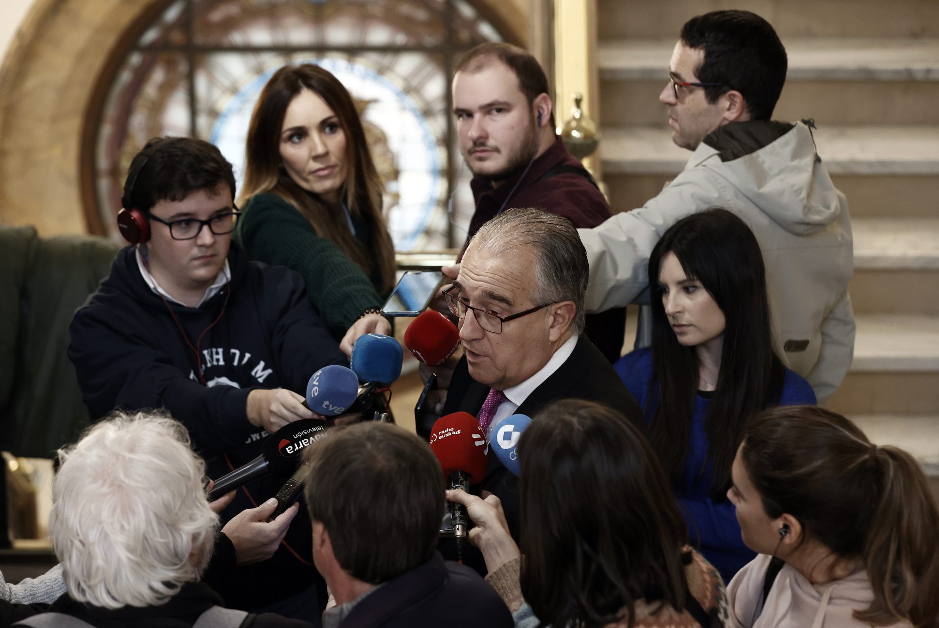 El alcalde de Pamplona, Enrique Maya, atiende a los periodistas en una comparecencia reciente