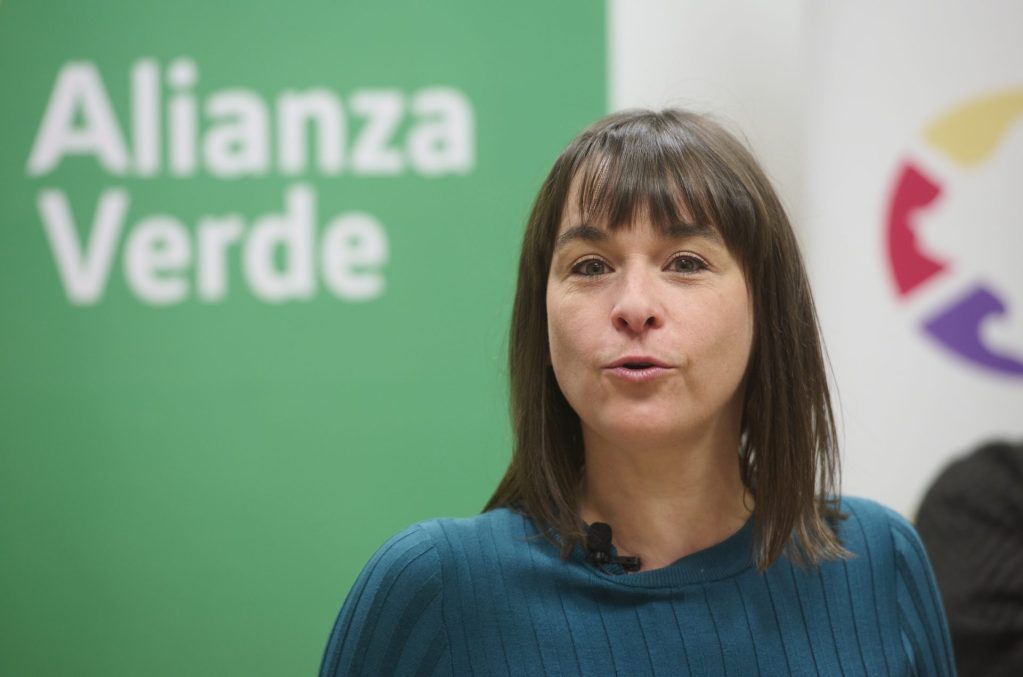La cabeza de lista de Contigo-Zurekin, Begoña Alfaro, explica el acuerdo electoral con Alianza Verde 