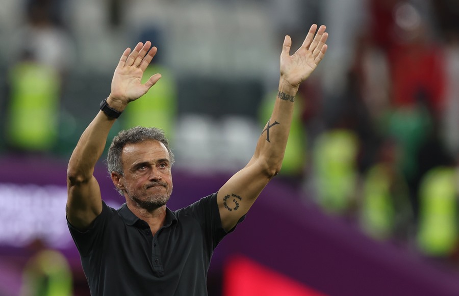 Luis Enrique leaves role as Spain coach after World Cup disappointment -  EFE Noticias