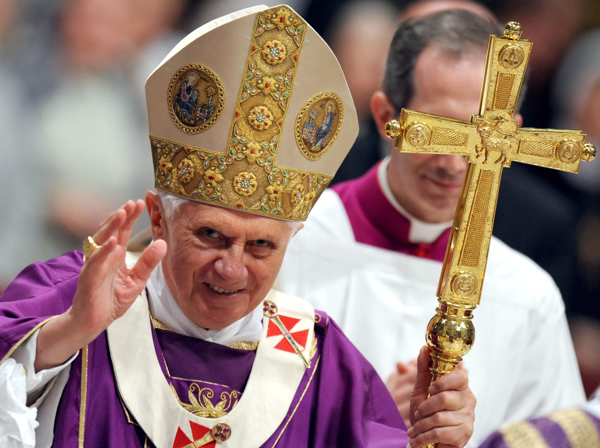 La Iglesia española ensalza la "huella" de Benedicto XVI: viajes y 498 beatos
