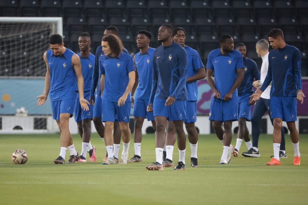 Jugadores de Francia durante el último entrenamiento antes de la final del Mundial de Qatar 2022