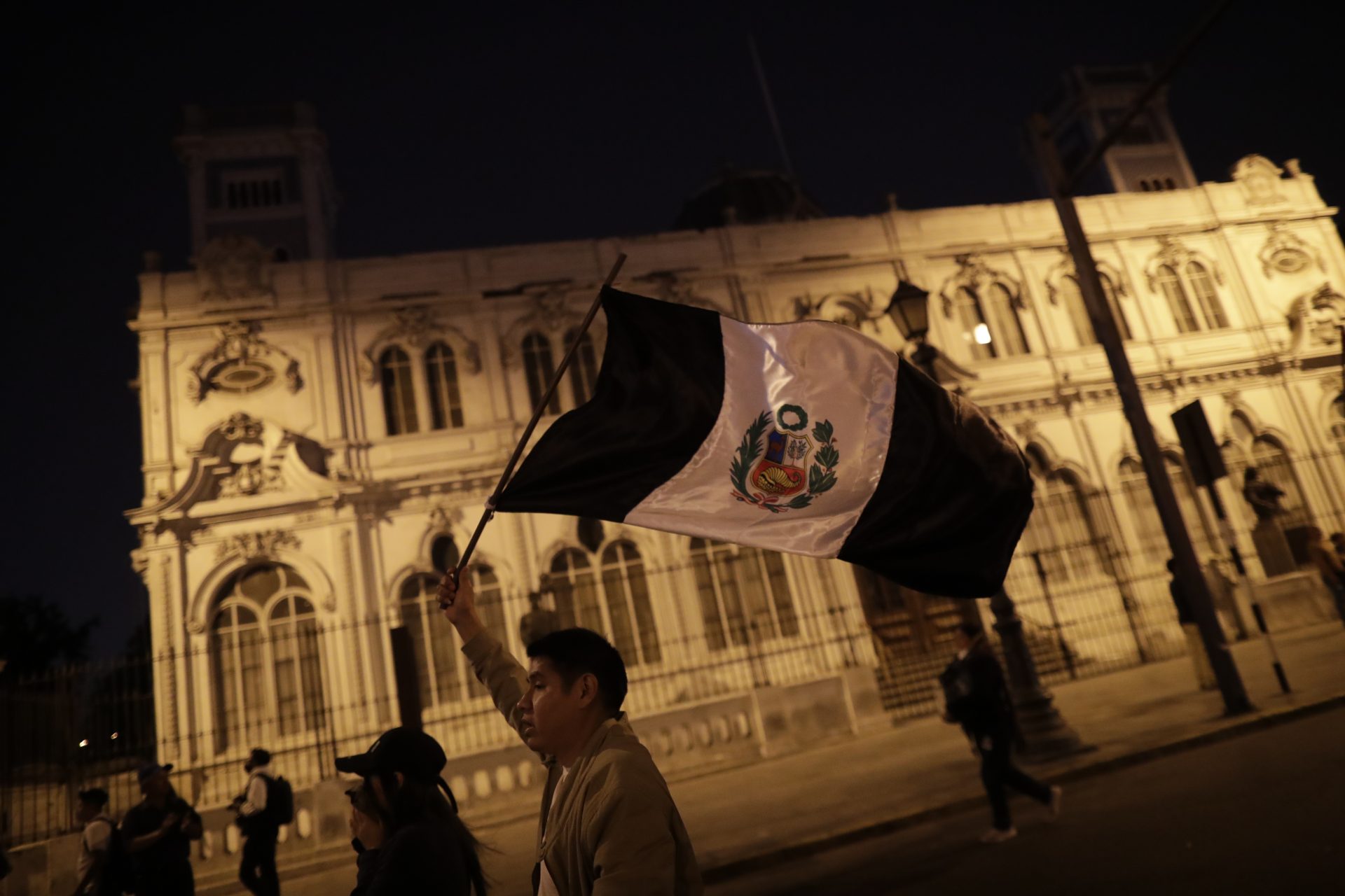 Crisis de Perú: Boluarte cambiará a su primer ministro una semana después de nombrarle
