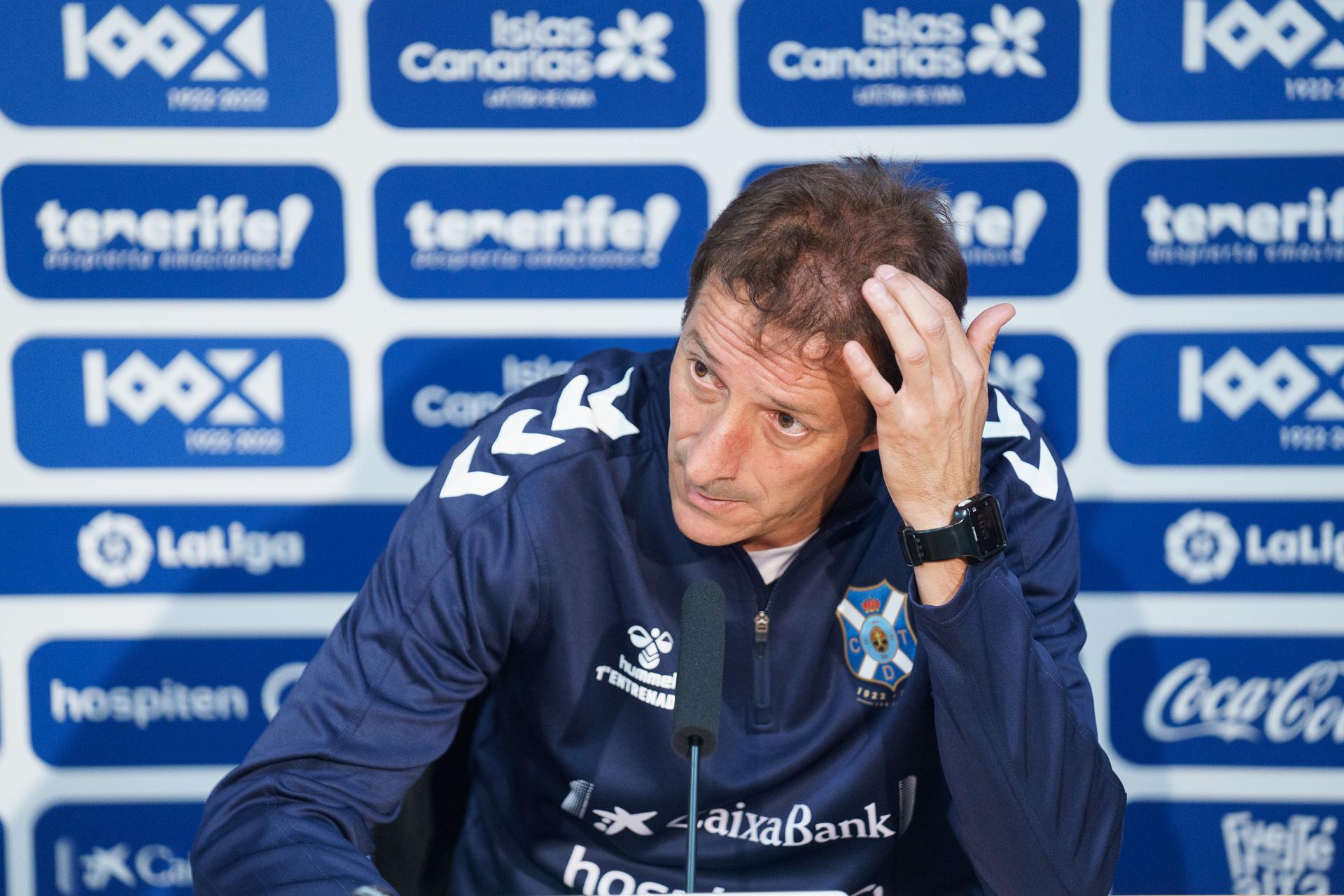 Foto de archivo del entrenador del CD Tenerife, Luis Miguel Ramis. EFE/Ramón de la Rocha