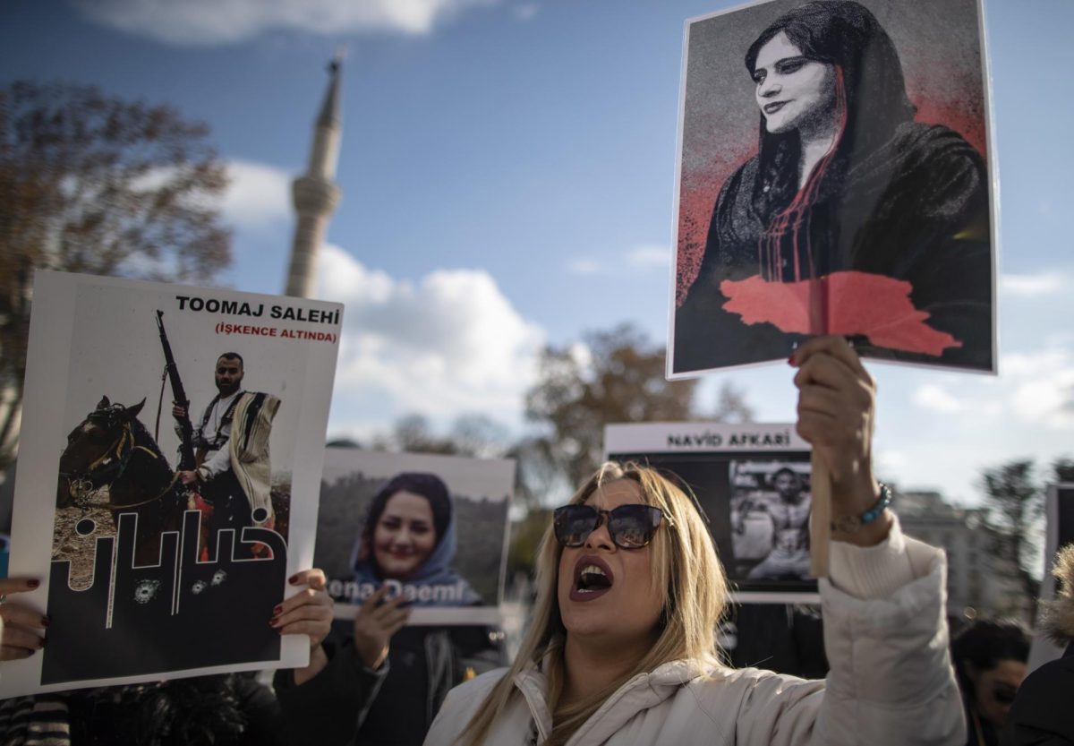 Imagen de archivo de una protesta en Estambul por la muerte de la joven iraní Mahsa Amini. EFE/EPA/ERDEM SAHIN