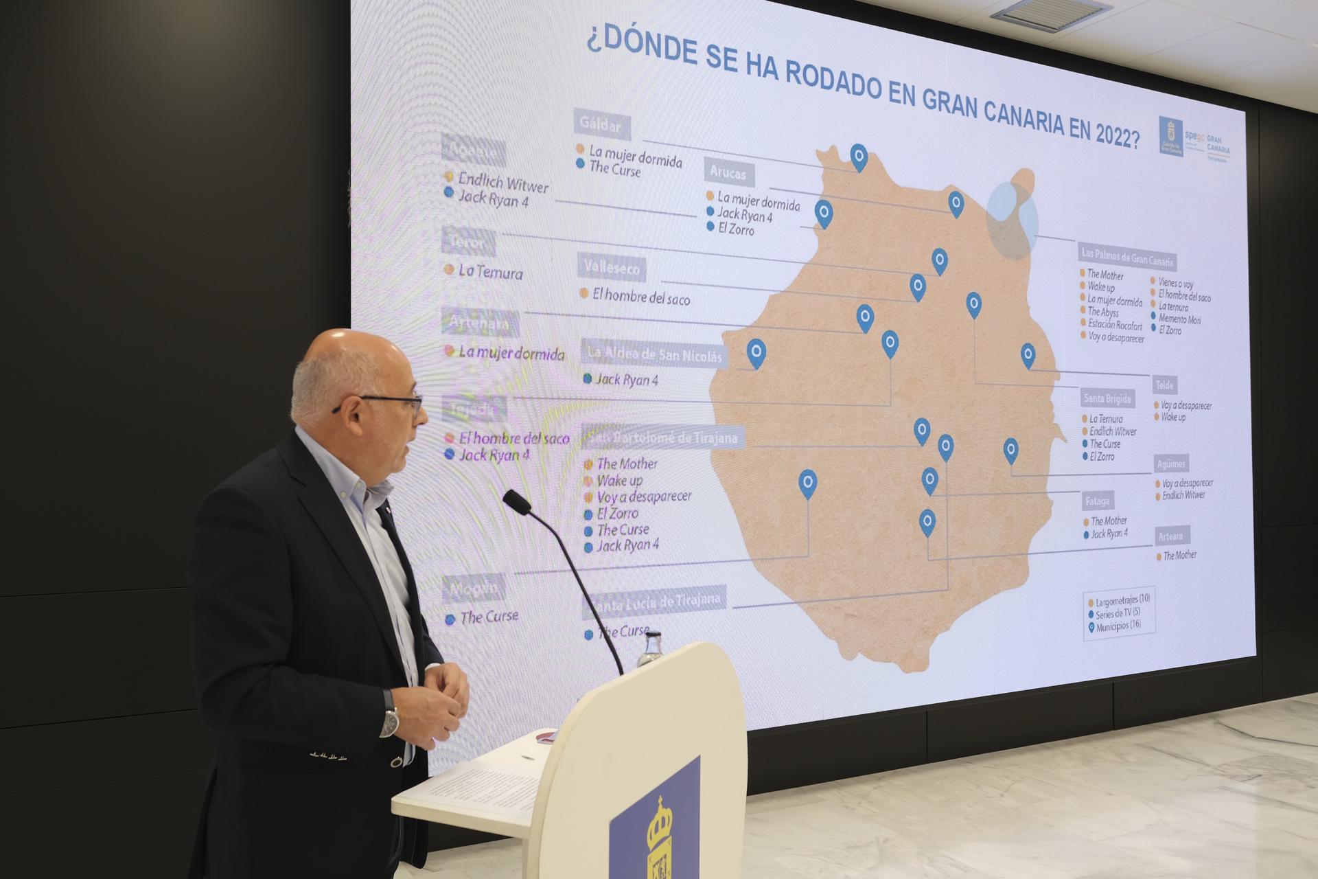 El presidente del Cabildo de Gran Canaria, Antonio Morales, presentó este miércoles el balance los rodajes cinematográficos y audiovisuales que ha acogido la isla durante 2022. EFE/Ángel Medina G.