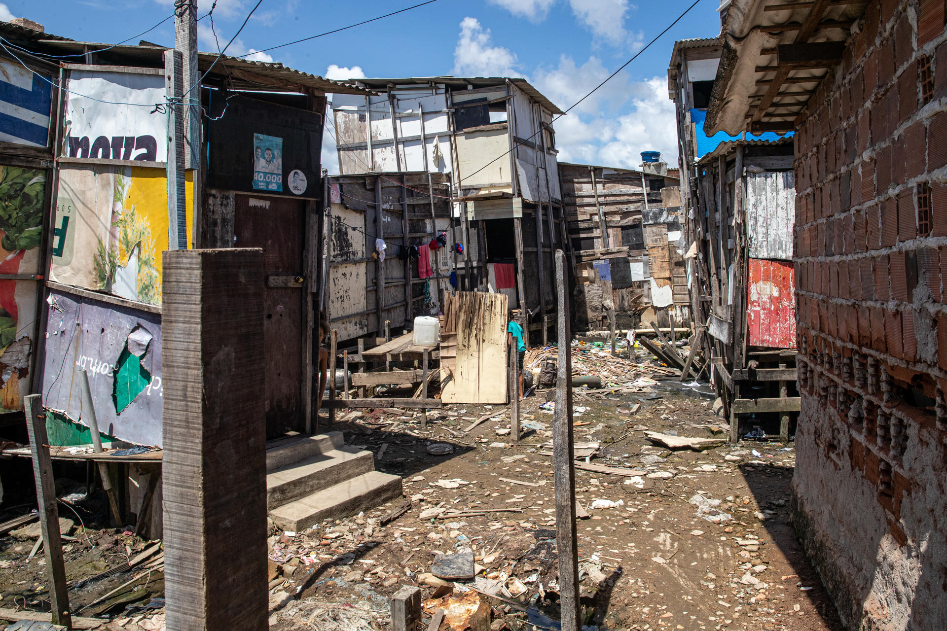 Fotografía de las calles de una favela el 9 de diciembre de 2022, en Recife (Brasil). EFE/ Carlos Ezequiel Vannoni