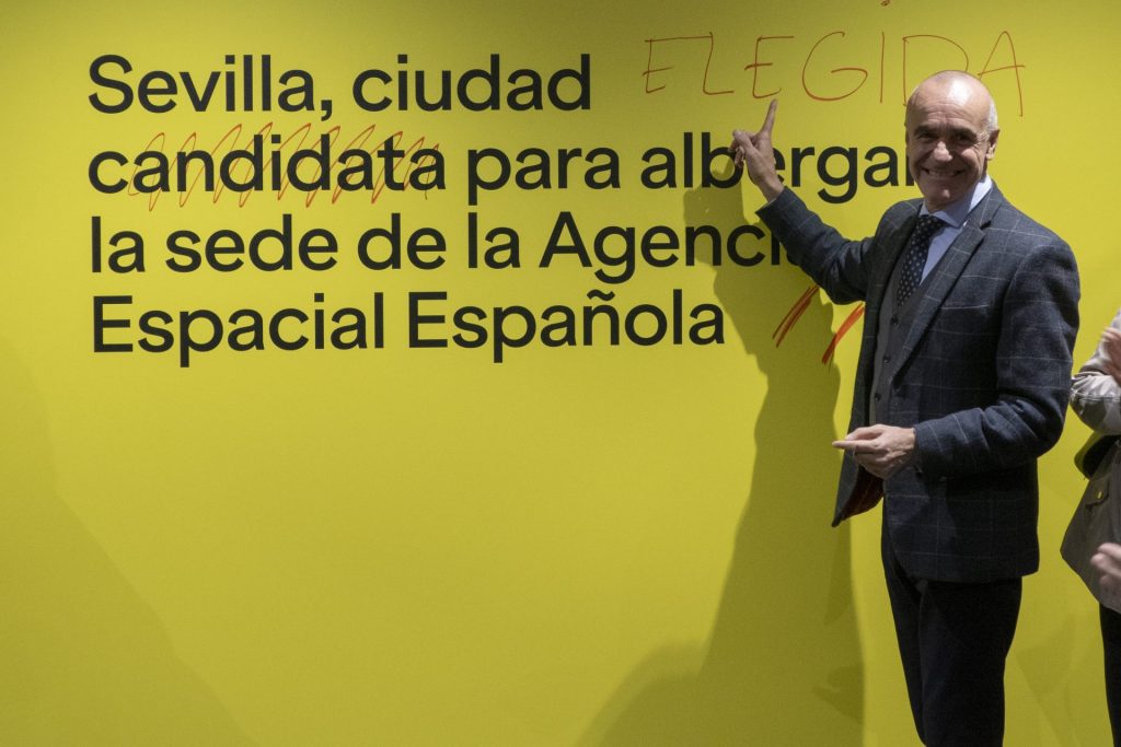 El alcalde de Sevilla, Antonio Muñoz, ha celebrado que la ciudad haya sido elegida para albergar la sede de la Agencia Espacial Española (AEE)