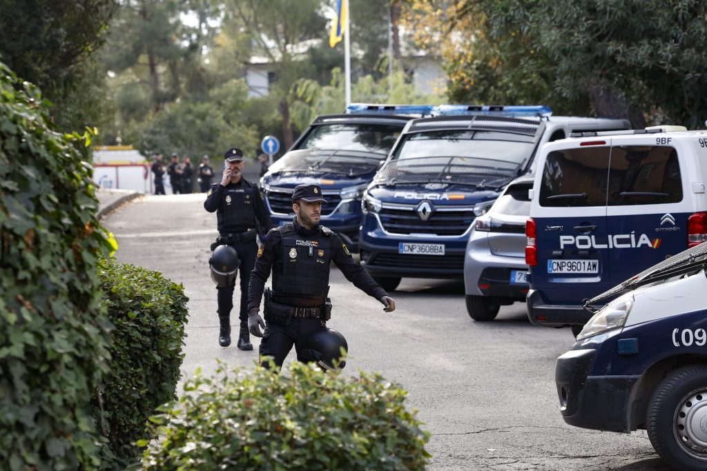 España detecta cinco sobres con explosivos, uno de ellos enviado a Pedro Sánchez