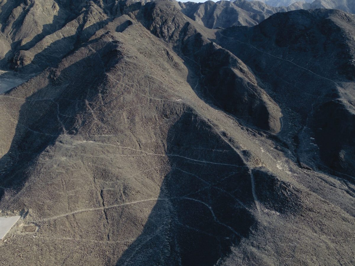 Vista aérea de un grupo de figuras pertenecientes a las líneas de Nazca, en el desierto de la región Ica, al sur de Lima (Perú), descubiertas por un grupo de investigadores japoneses de la Universidad de Yamagata