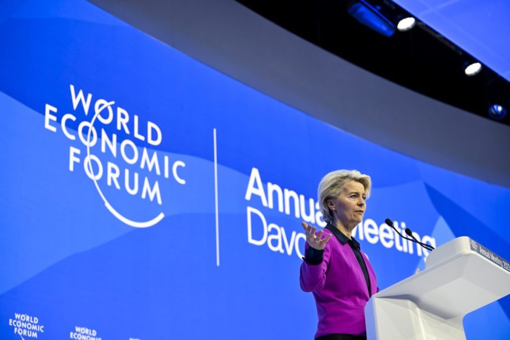 La presidenta de la Comisión Europea, Ursula von der Leyen habla de un club de materias primas críticas frente a China