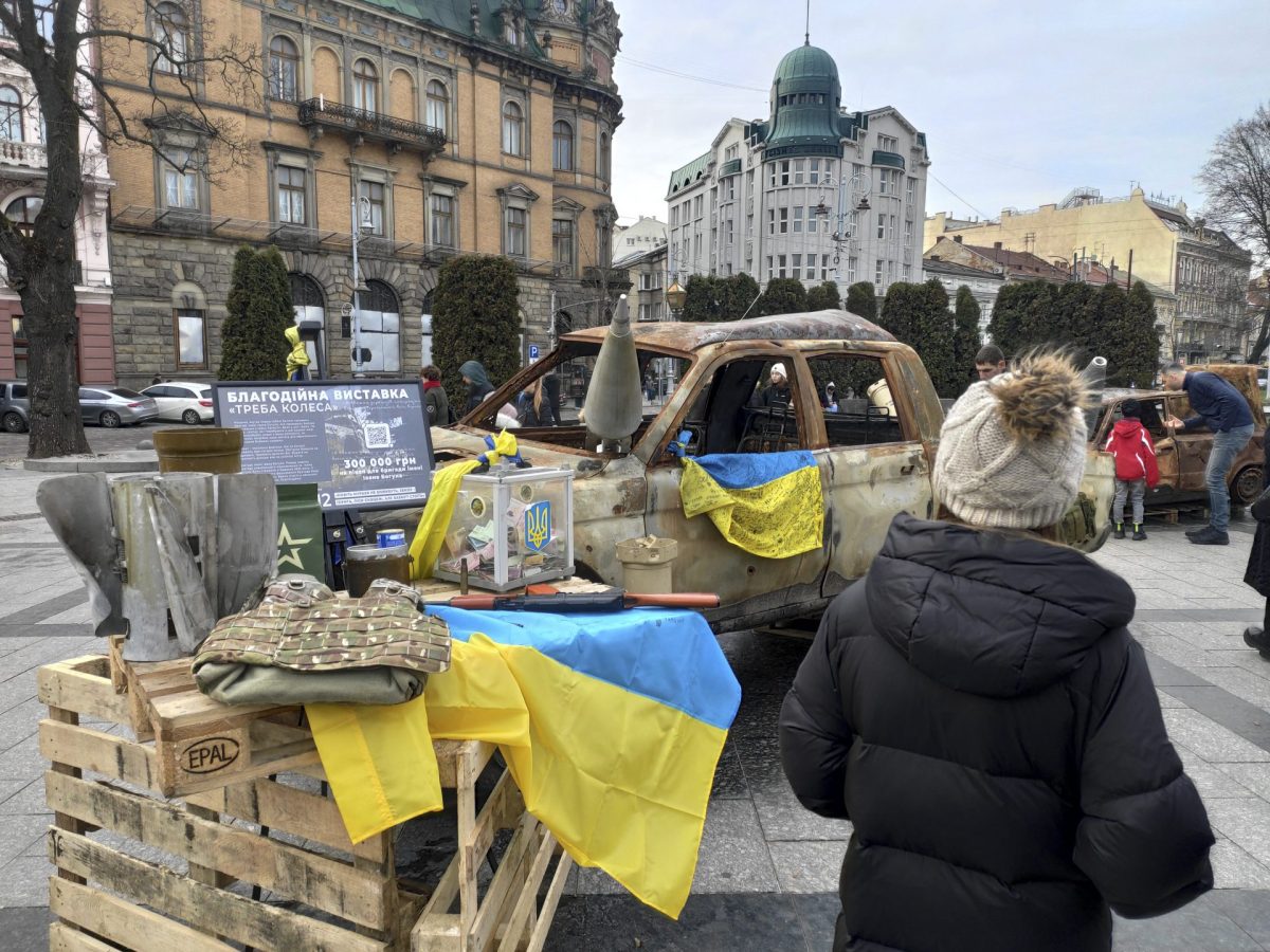 Ucranianos desplazados reciben el Año Nuevo en Lviv