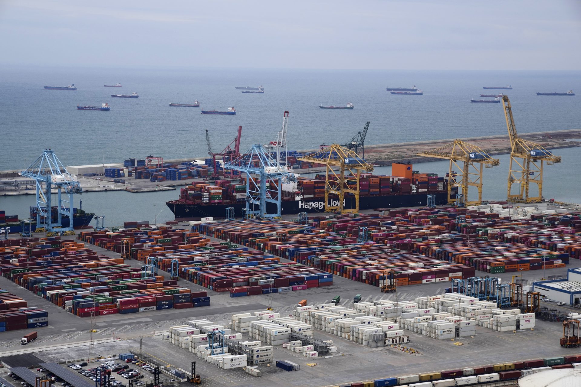 El Port, protagonista del próximo mandato por los polémicos cruceros y la Copa del América de Vela