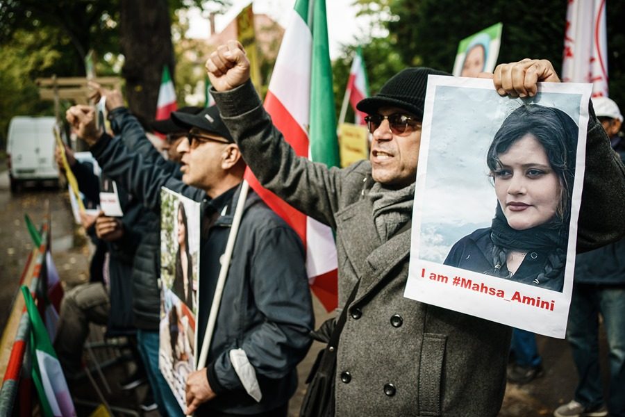 Imagen de archivo de personas manifestándose contra la represión iraní en Berlín (Alemania)
