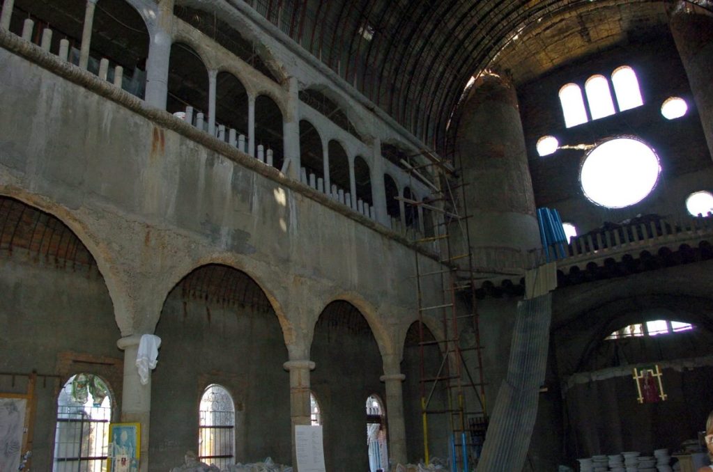Detalle del interior de la "Catedral" de Mejorada del Campo, en una imagen de 2006. Esta catedral de Justo Gallego se conocerá en Francia en un documental