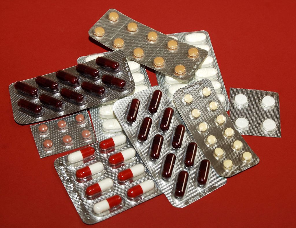 Imagen de archivo de distintos medicamentos en comprimidos.