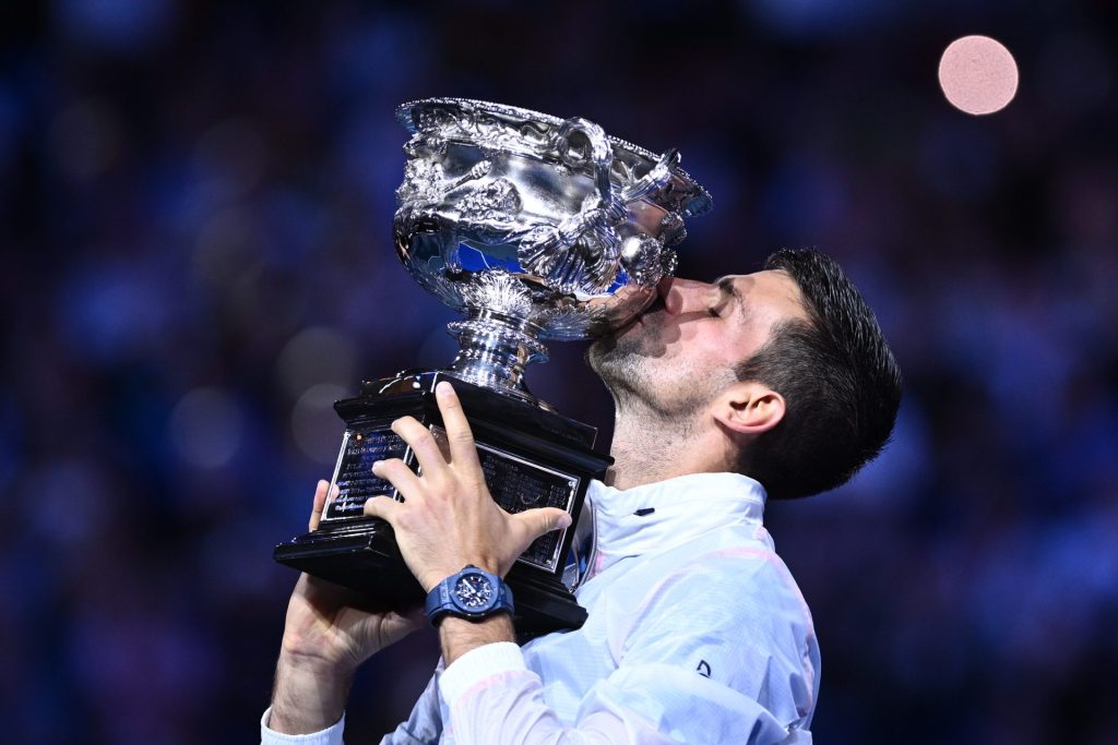 Djokovic alcanza los 22 Grand Slams e iguala a Rafa Nadal tras ganar su décimo Abierto de Australia
