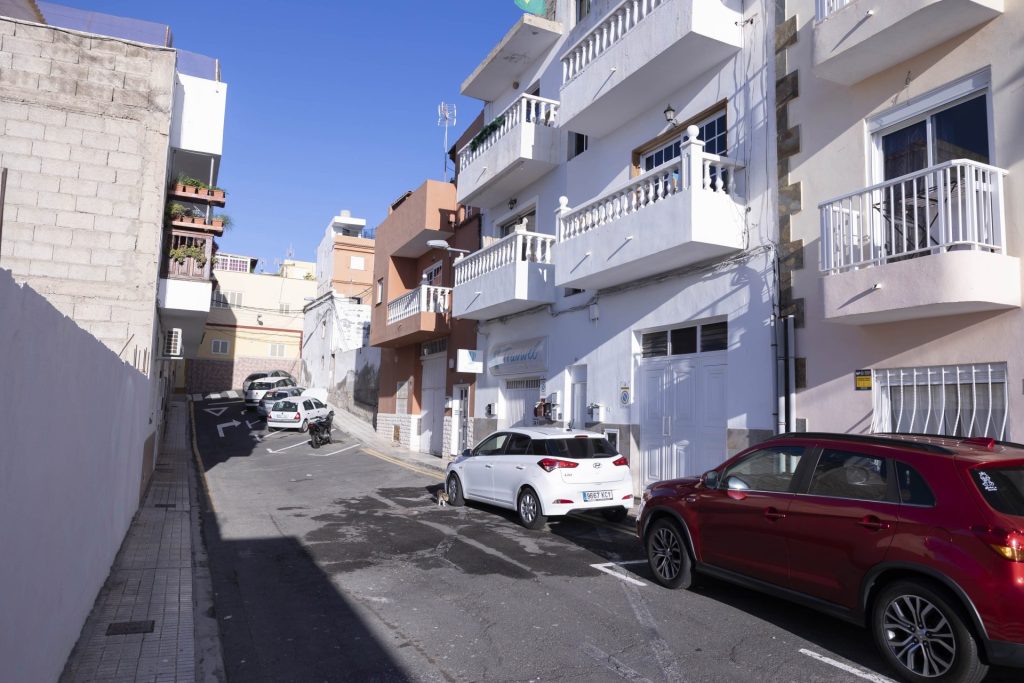 Mata a su exmujer en Adeje (Tenerife) y un hijo es herido cuando la defendía