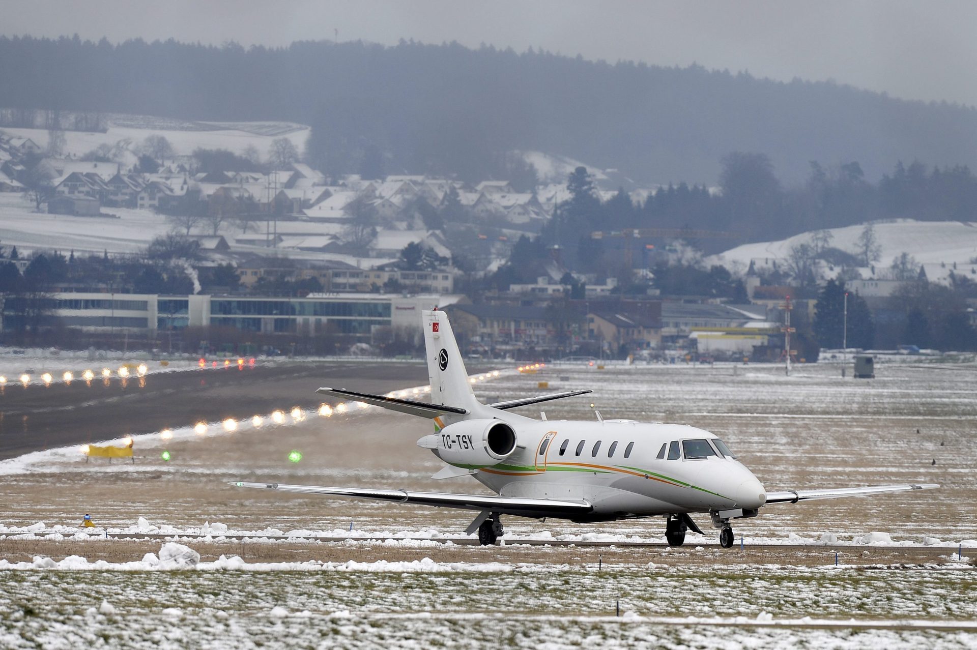 Un jet llevando a participantes del Foro Económico Mundial a Davos.
