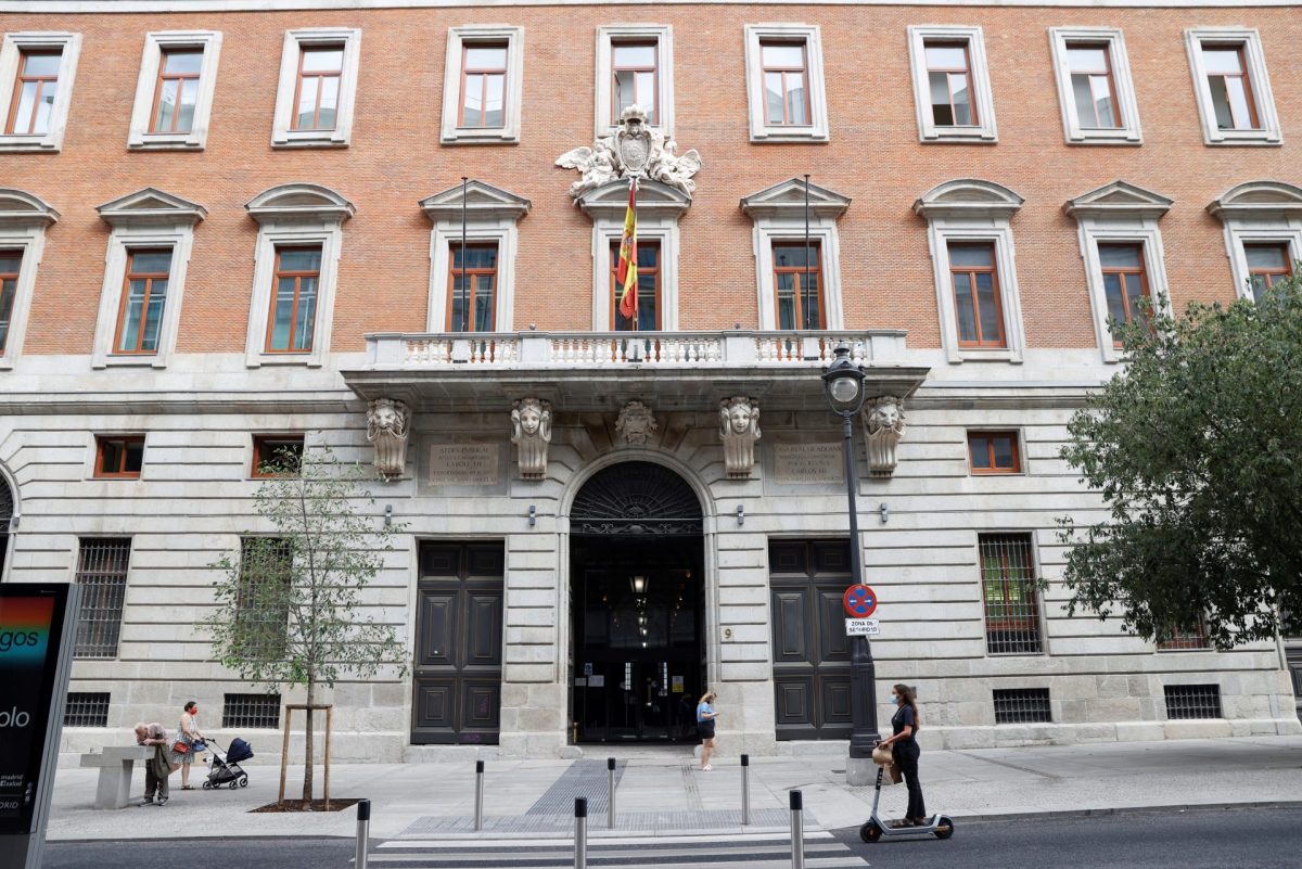 Fachada del Ministerio de Hacienda en Madrid. Hoy se han conocido los datos del déficit público