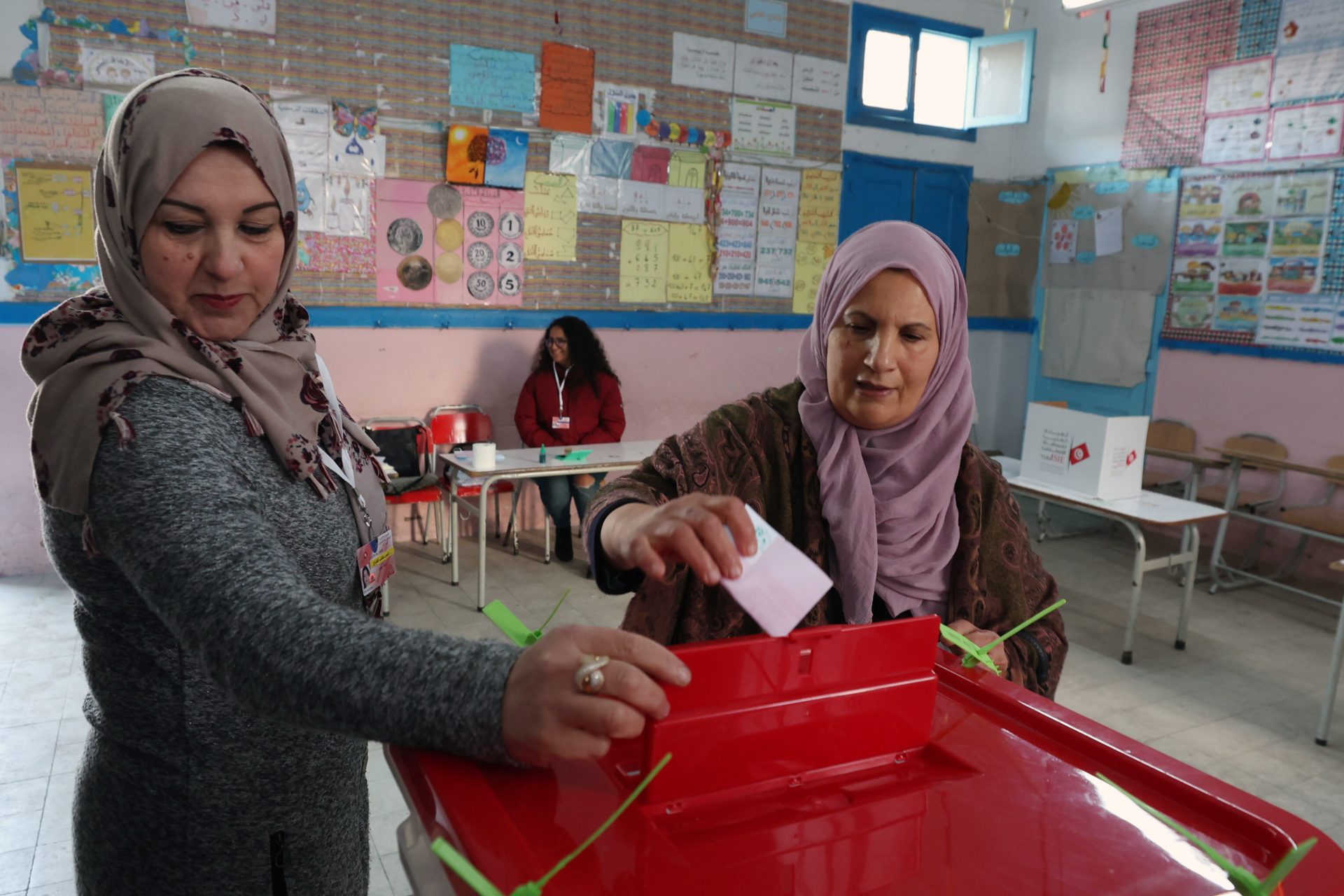 Segunda vuelta de las elecciones legislativas en Túnez