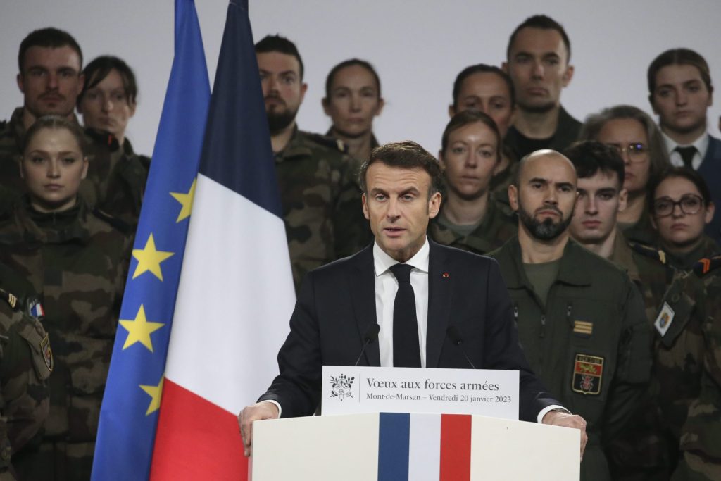 Macron aumentará en más de un tercio el presupuesto militar