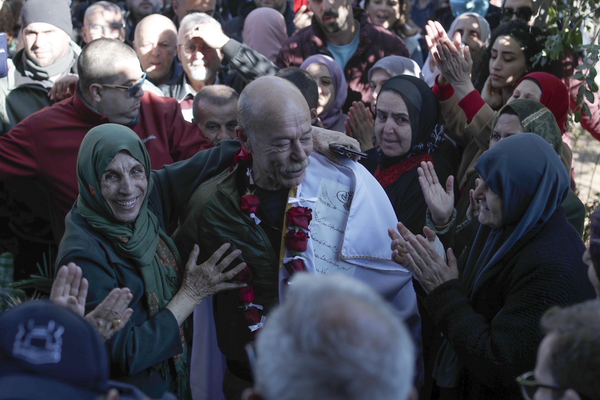 El palestino Maher Younis vuelve a su pueblo tras el récord de 40 años en cárceles israelíes