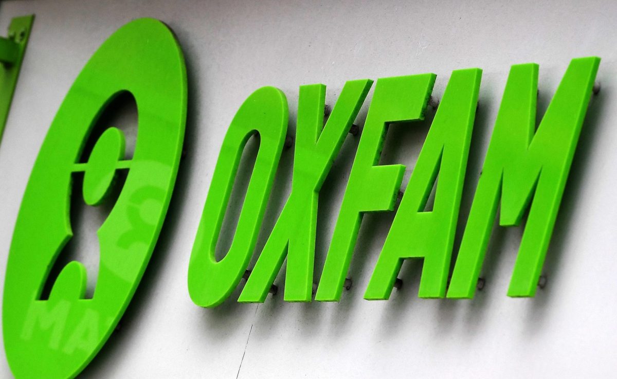 Oxfam pide en el Foro de Davos subir los impuestos a los ricos