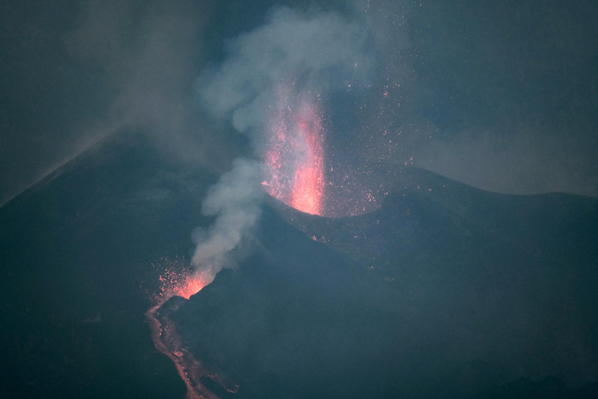 Foto de archivo de la erupción en Cumbre Vieja, La Palma, tomada el 27 de septiembre de 2021. EFE/Ángel Medina G.