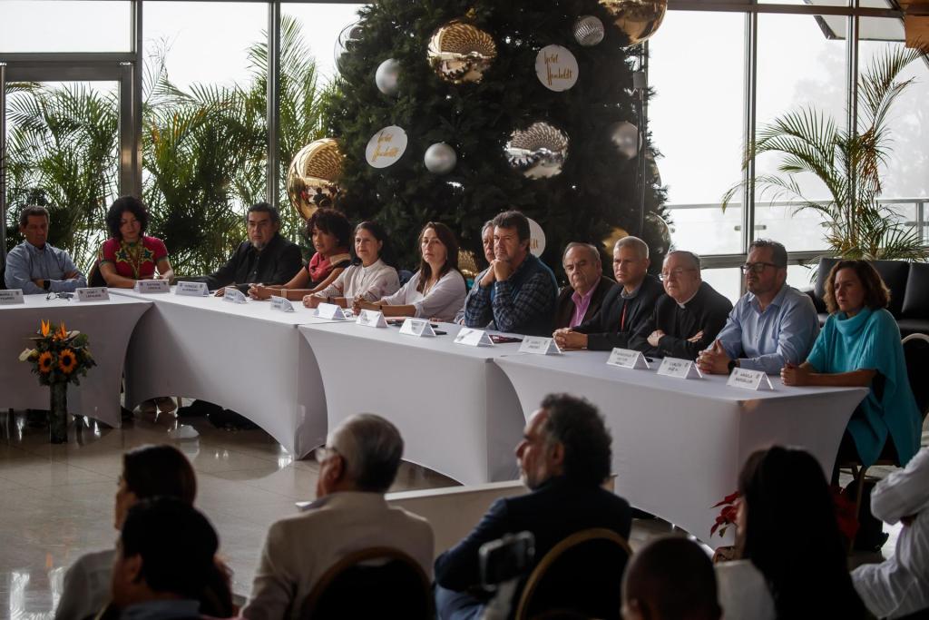 Vista de la jornada de cierre del primer ciclo de los diálogos de paz entre el Gobierno colombiano y el ELN, en Caracas (Venezuela). Foto de archivo. EFE/ Miguel Gutiérrez
