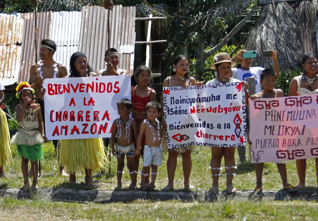 Indígenas huitoto, el 26 de enero de 2023, en La Chorrera (Colombia). EFE/Juan Diego López
