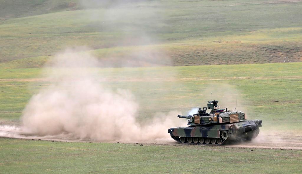 Vista de tanques Abrams de EE.UU., en una fotografía de archivo. EFE/Zurab Kurtsikidze
