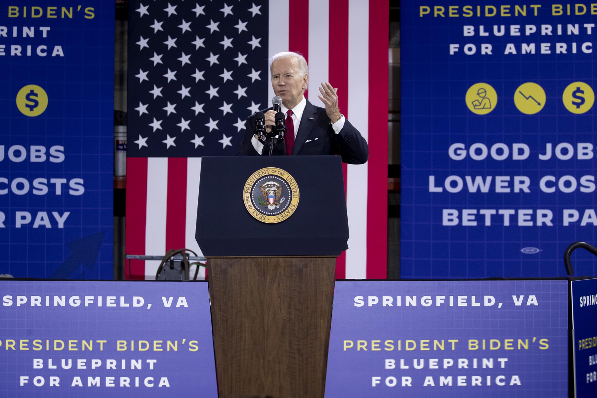 El presidente de Estados Unidos, Joe Biden, ofrece comentarios sobre la economía en las instalaciones de un sindicato de la localidad de Springfield, Virginia (EE.UU.), este 26 de enero de 2023. EFE/EPA/Michael Reynolds