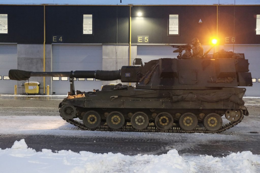 El presidente ucraniano insiste en que precisa tanques y que la defensa no basta