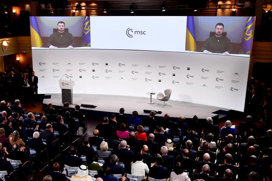 El presidente de Ucrania, Volodymyr Zelensky, interviene por videoconferencia en la apertura de la 59ª Conferencia de Seguridad de Munich (MSC) en Munich, Alemania.