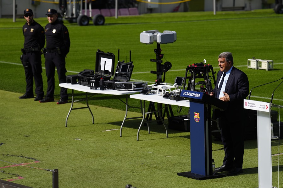 El presidente del FC Barcelona, Joan Laporta, durante la presentación del sistema Kuppel de seguridad aérea, donde mencionó el caso Negreira.