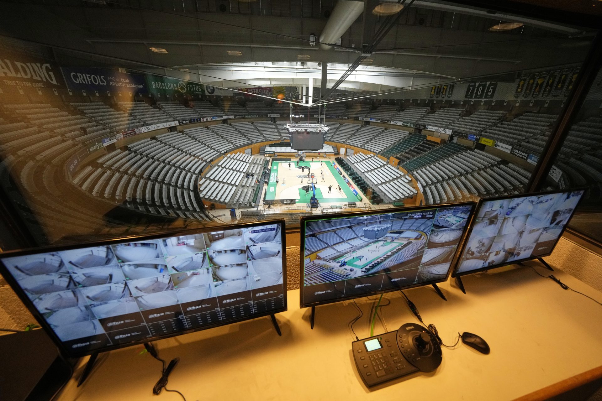 Vista del centro de control del Palau Municipal d'Esports de Badalona donde se disputará la Copa del Rey ACB.
