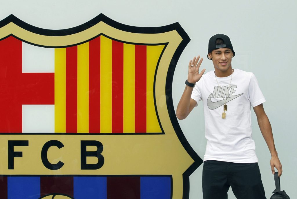 neymar ficha por el FC Barcelona