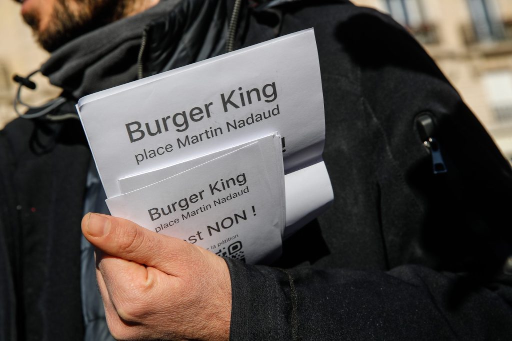 La peculiar lucha de un barrio obrero de París contra un Burger King