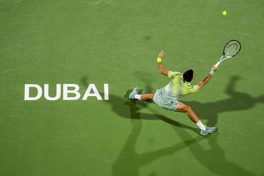 El tenista serbio Novak Djokovic gana a Machac en Dubai.