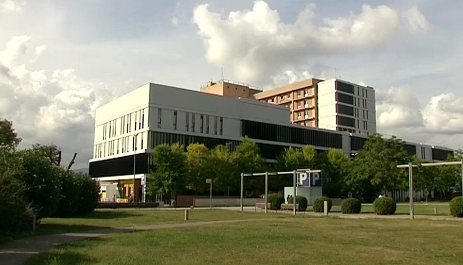 Vista del Hospital Parc Taulí, de Sabadell, donde permanece ingresada la gemela de Sallent.
