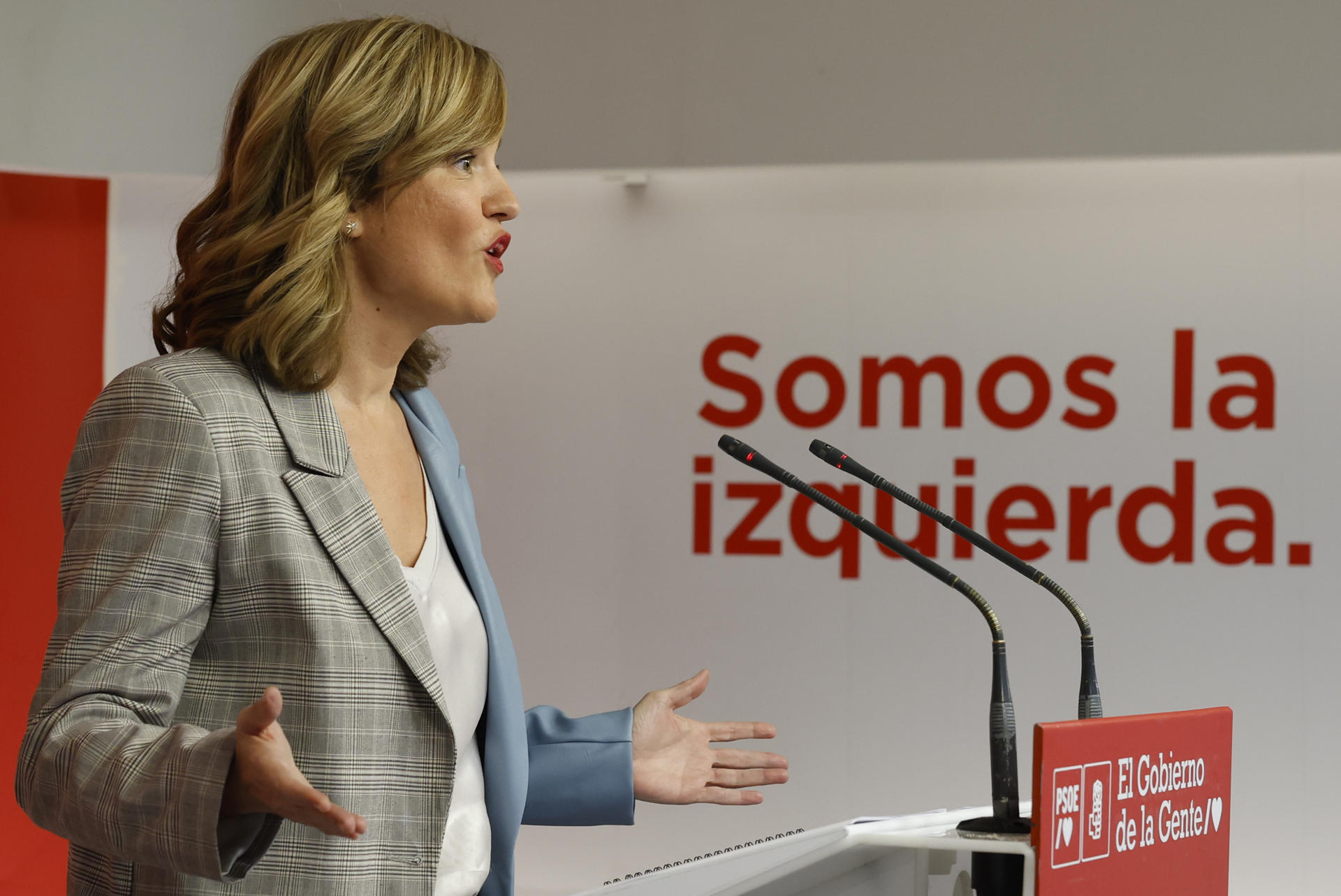 La portavoz del PSOE, Pilar Alegría, durante una rueda de prensa reciente. EFE/J.J. Guillén