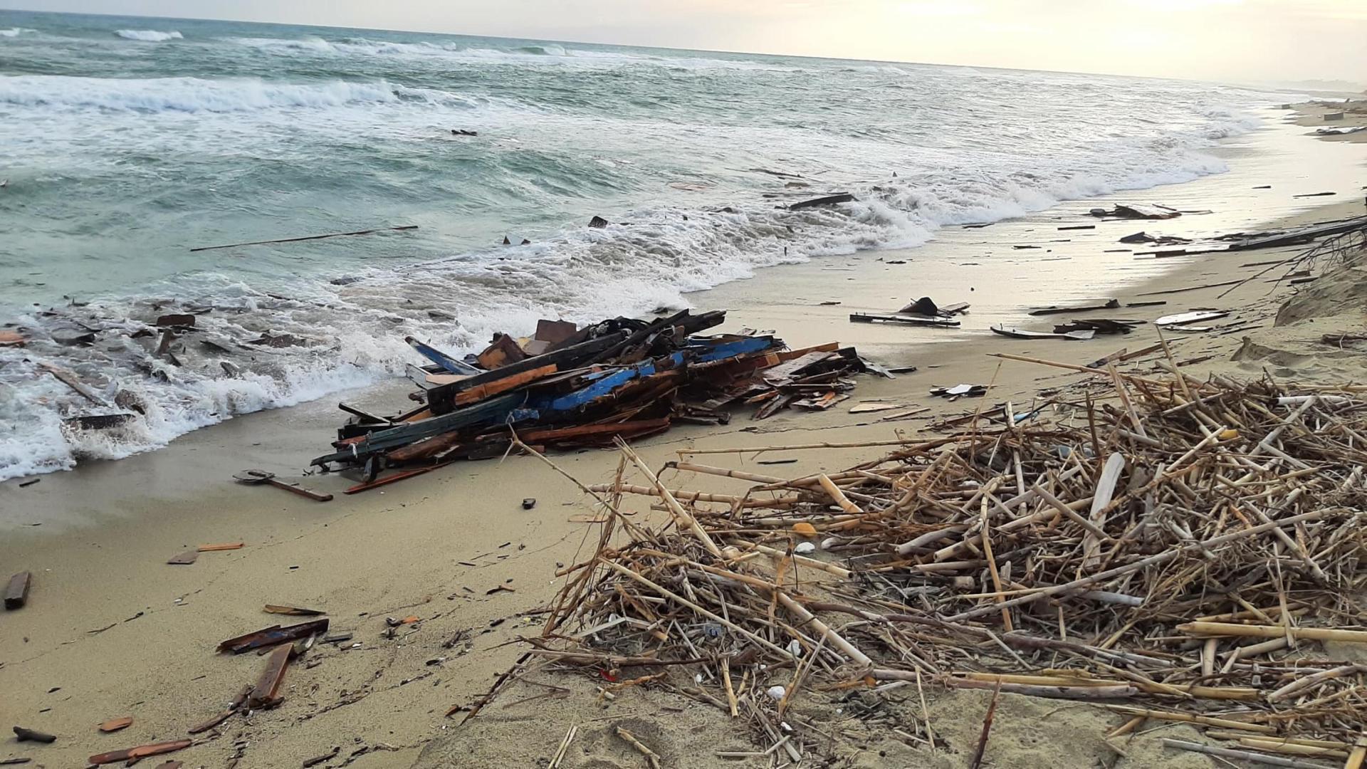 Debris wash ashore following a shipwreck, at a beach near Cutro, Crotone province, southern Italy, 26 February 2023. EFE/EPA/ANSA