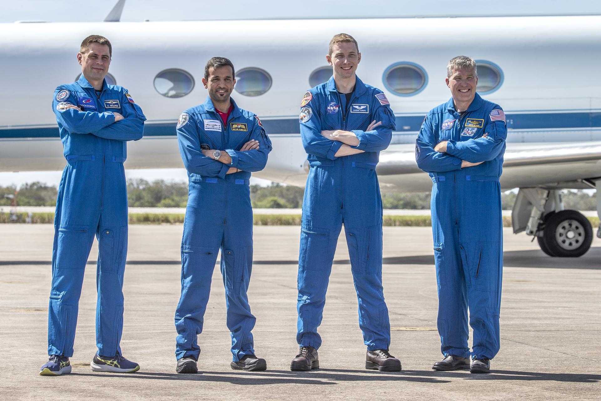 (i-d) Andrey Fedyaev, Sultan Alneyadi, Warren Hoburg y Stephen Bowen, miembros de la misión Crew-6 de la NASA, llegan al Centro Espacial Kennedy, en Florida (EE.UU.), este 21 de febrero de 2023. EFE/EPA/Cristóbal Herrera-Ulashkevich