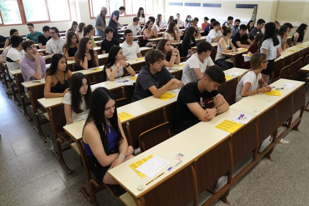 Estudiantes durante una prueba de acceso a la Universidad. La selectividad tendrá cambios