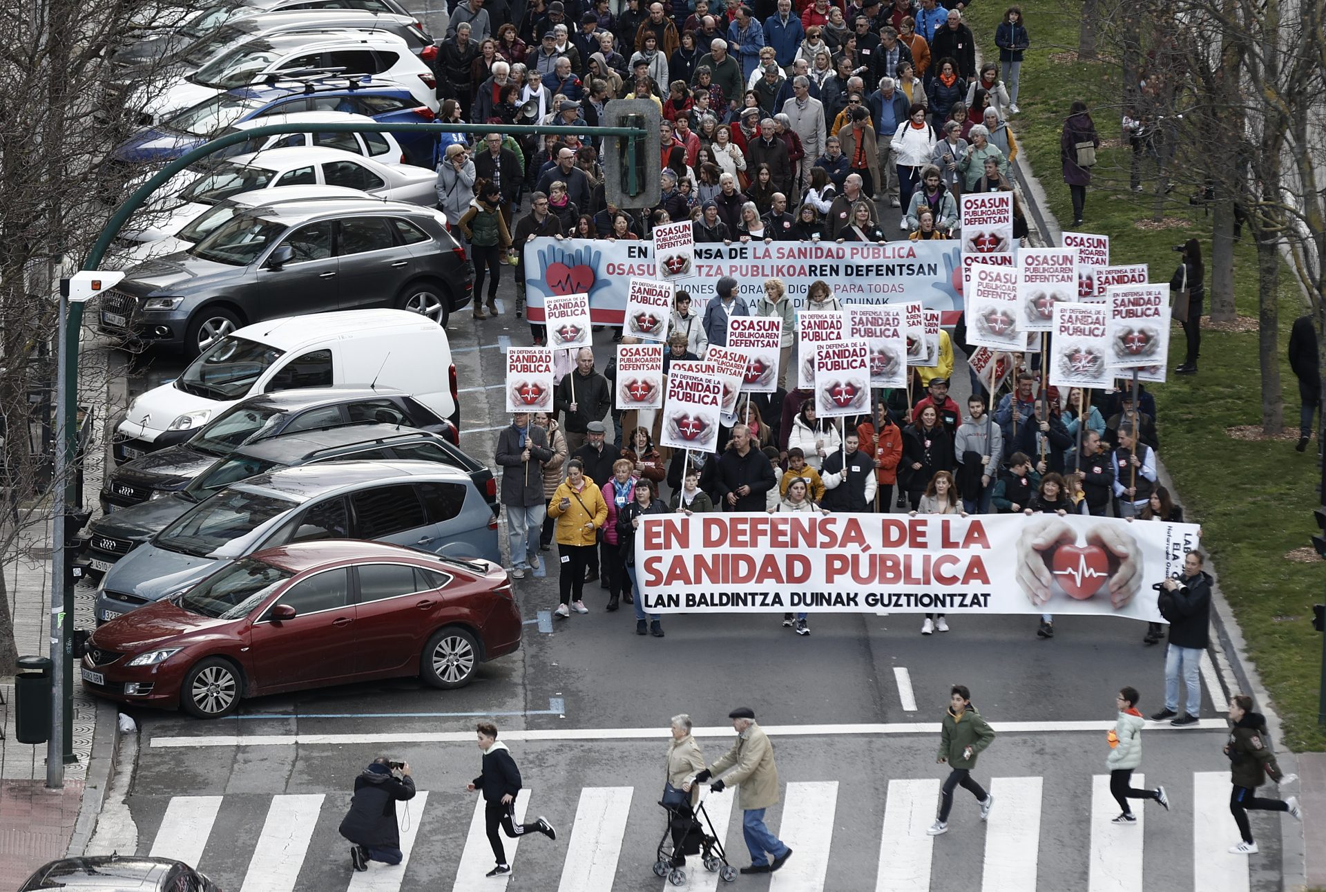 Imagen de archivo de la manifestación del 18 de marzo en Pamplona con todos los sindicatos unidos en demandan de un acuerdo con el Gobierno para evitar la huelga en la sanidad pública