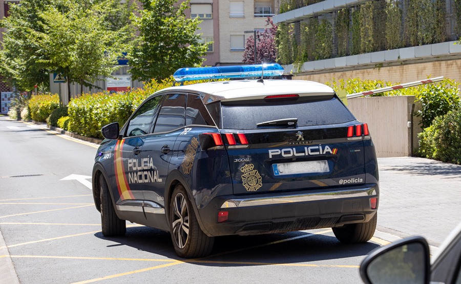 Salida del coche policial al juzgado de Logroño con Francisco Javier Almeida, presunto autor del homicidio de Álex, un niño de 9 años en Lardero (La Rioja), en octubre de 2021. 