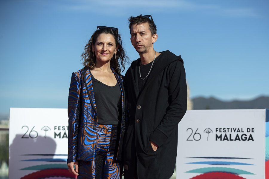 El director Matías Bize junto a la actriz Antonia Zigers, durante la presentación de su película "El Castigo", en el Festival de Málaga.