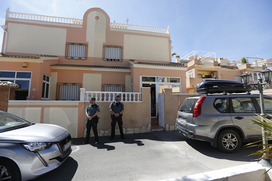 Una mujer de 63 años y nacionalidad británica ha sido asesinada esta madrugada en Orihuela (Alicante) en un caso que apunta a violencia de género.