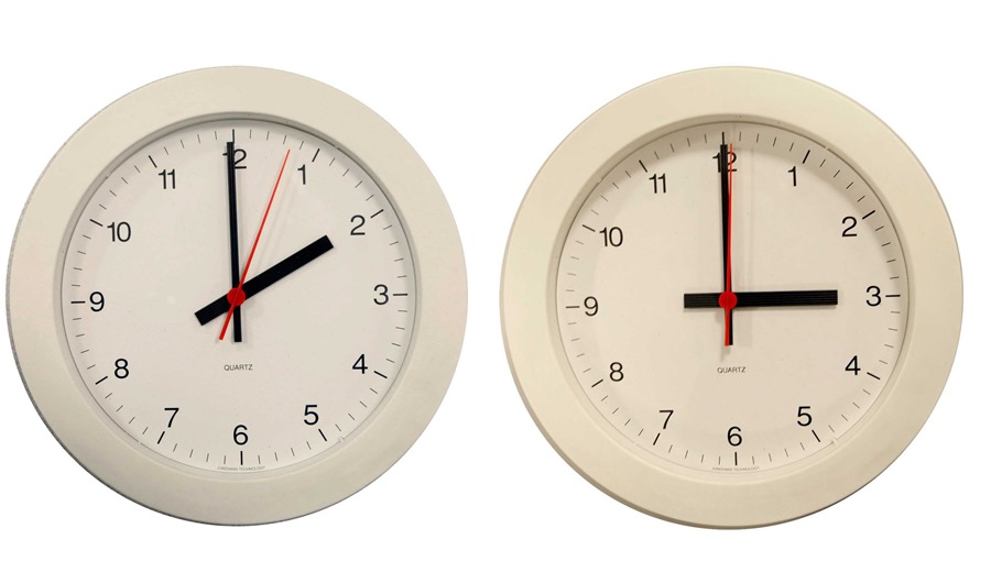 El 26 de marzo, a las 2:00 de la madrugada hora peninsular, se adelantarán los relojes una hora para marcar las 3:00 horas. Hoy empieza la primavera