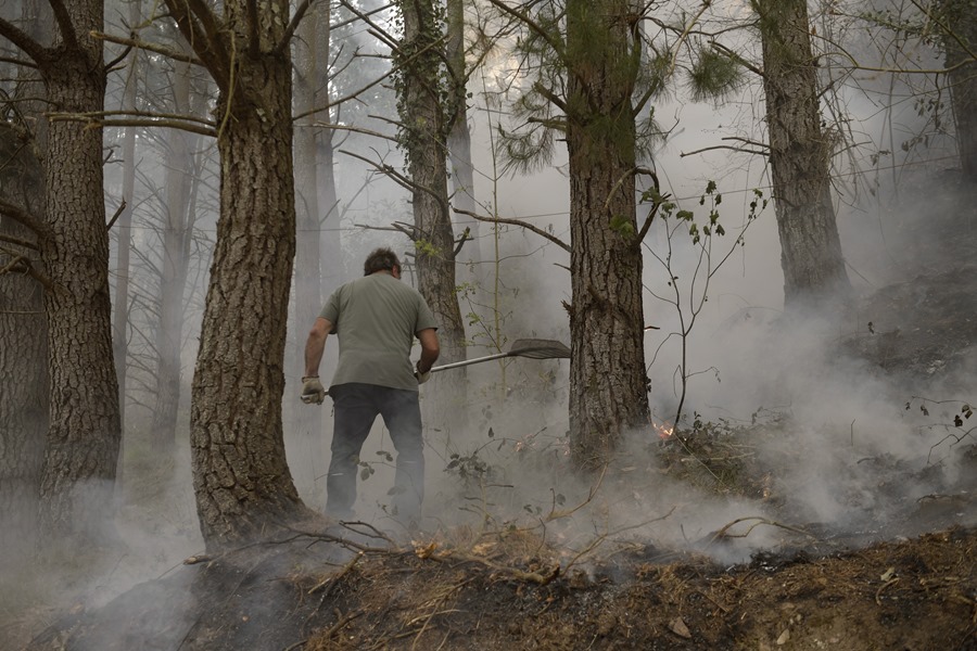 Siguen activos los fuegos de Castellón y Lugo, tras 6.100 hectáreas quemadas